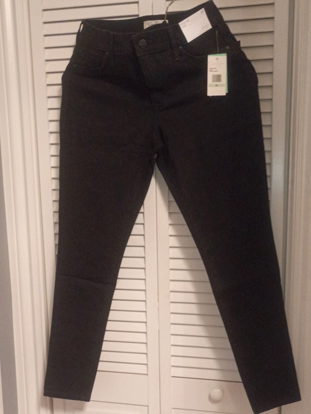 Classic Women’s Black Skinny Jeans